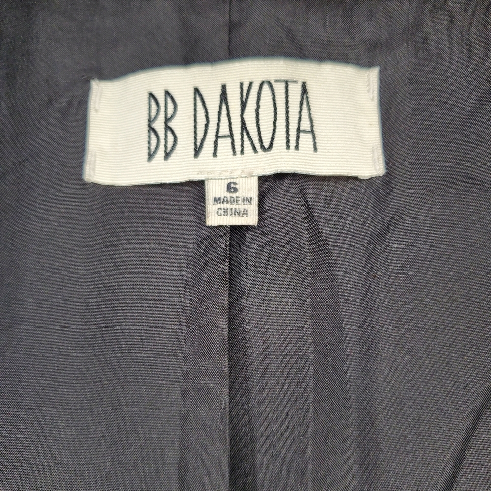 Blazer - Picture 5 of 6
